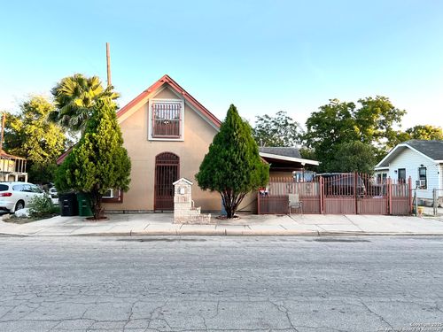 2502 W Salinas St, San Antonio, TX, 78207-2926 | Card Image