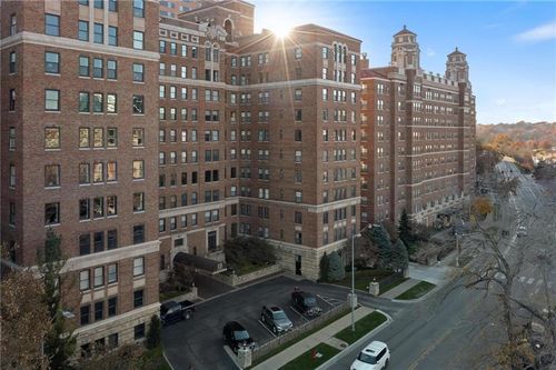 apt-1001b-229 Ward Pkwy, Kansas City, MO, 64112-2252 | Card Image