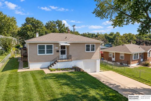7013 S 41st St, Bellevue, NE, 68147-1043 | Card Image
