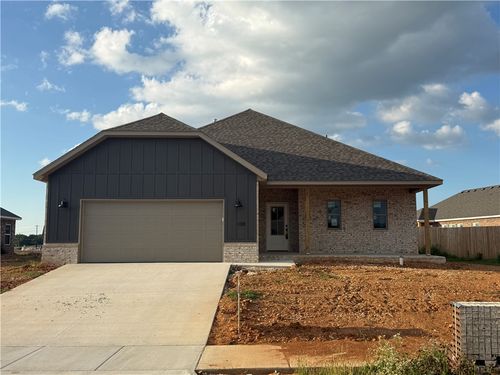 108 W Pitts St, Farmington, AR, 72730-2003 | Card Image