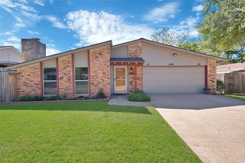 2616 Crestmoor Court, Arlington, TX, 76016 | Card Image