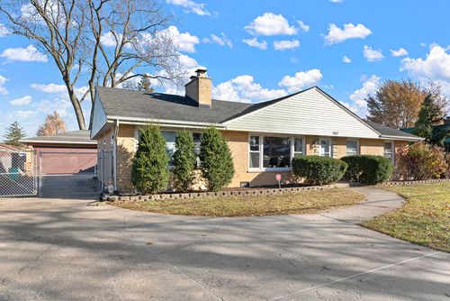 9007 Ridgeland Ave, Oak Lawn, IL, 60453-1413 | Card Image