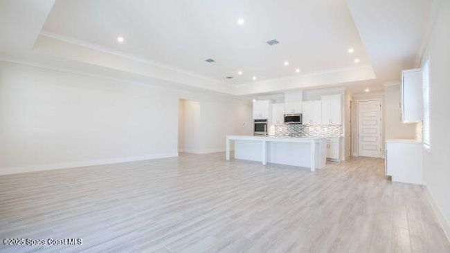 Model home - actual features may vary. | Image 5