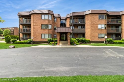 apt-311-6425 Clarendon Hills Rd, Willowbrook, IL, 60527-2129 | Card Image