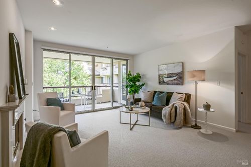 2p-600 Deer Valley Rd, San Rafael, CA, 94903-5522 | Card Image