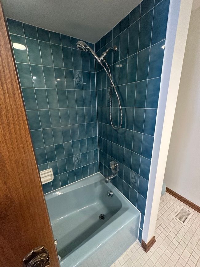 452 Hiawatha Trl, House other with 4 bedrooms, 3 bathrooms and 2 parking in Wood Dale IL | Image 10