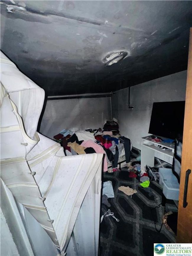 Basement Bedroom | Image 8