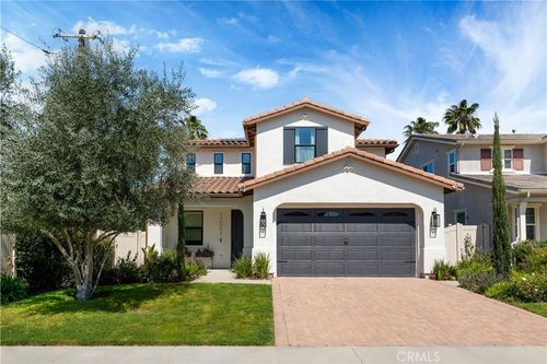 17065 Cantlay St, Lake Balboa, CA, 91406-2641 | Card Image