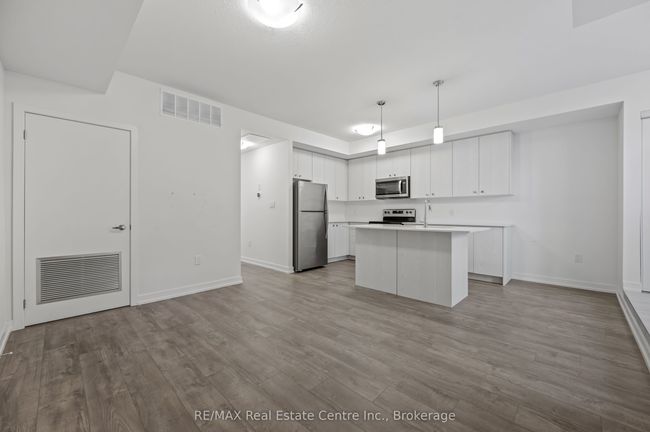 E8 - 20 Palace St, Condo with 2 bedrooms, 2 bathrooms and 1 parking in Kitchener ON | Image 11