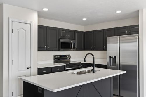 3298 W Lower Newark Way, West Jordan, UT, 84088-2518 | Card Image