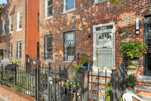 1036 Metcalf Ave, Bronx, NY, 10472-6002 | Card Image