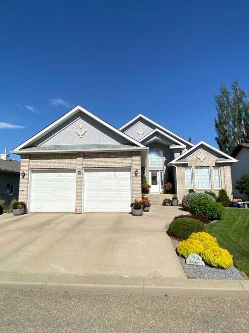 79 Park Place W, Brooks, AB, T1A0A8 | Card Image