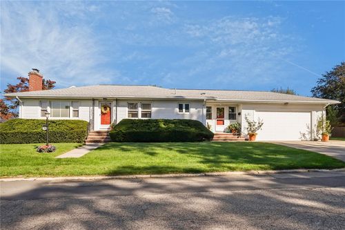 10 Windmill St, Pawtucket, RI, 02860-4660 | Card Image