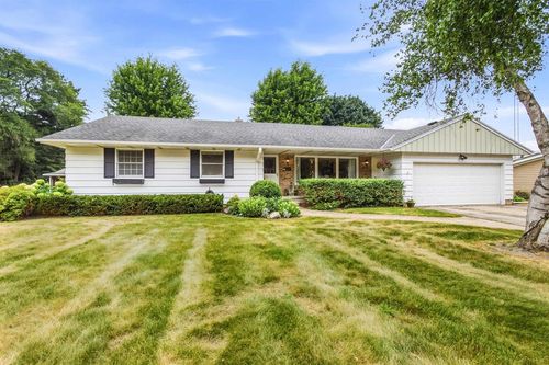 238 Woodland Ct, LAKE MILLS, WI, 53551-1840 | Card Image