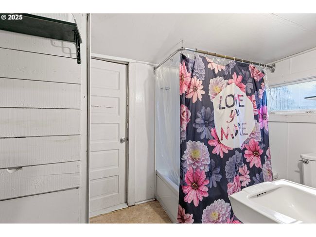 105 N 7 Th St, House other with 2 bedrooms, 1 bathrooms and 1 parking in Creswell OR | Image 12