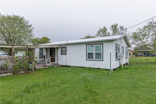 Back yard area | Image 5