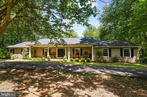 7281 Forrest Rd, WARRENTON, VA, 20187-4528 | Card Image
