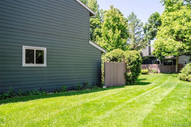 There is plenty of green space all around the townhome | Image 33