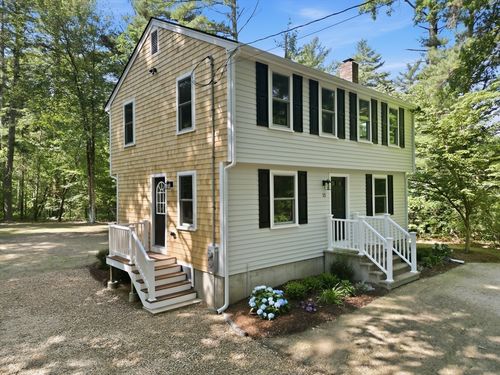 13 Craig St, Carver, MA, 02330-1369 | Card Image