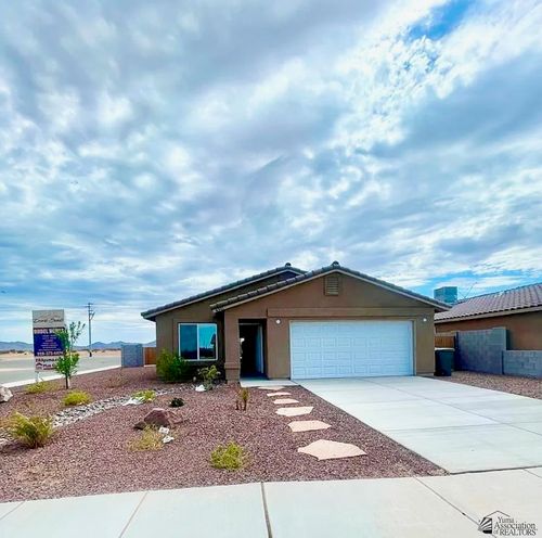 7958 E 46th St, Yuma, AZ, 85365-5753 | Card Image