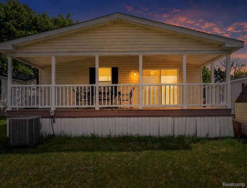 38-351 North Squirrel Rd, Auburn Hills, MI, 48326 | Card Image