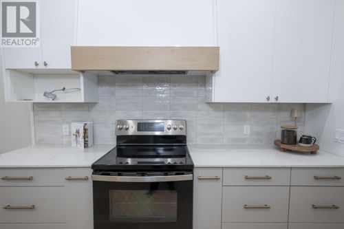 96 High St N, Thunder Bay, ON, P7A5R3 | Card Image