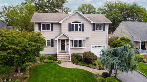 10 Sunset Dr, Clark, NJ, 07066-1218 | Card Image