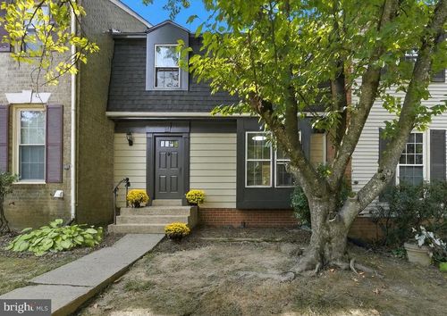 9611 Scotch Haven Dr, VIENNA, VA, 22181-6127 | Card Image