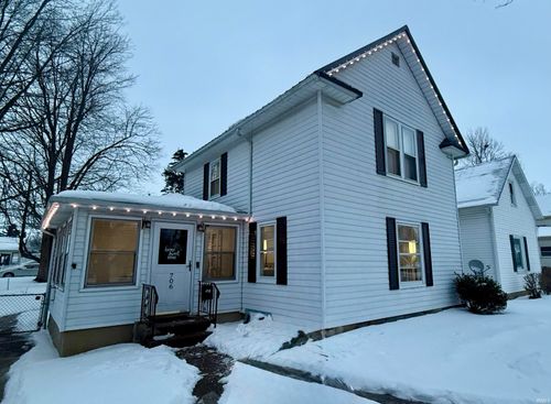 706 E 9th St, Auburn, IN, 46706-2426 | Card Image