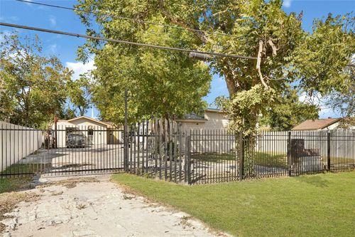 1925 Sunny Dr, Houston, TX, 77093-1830 | Card Image