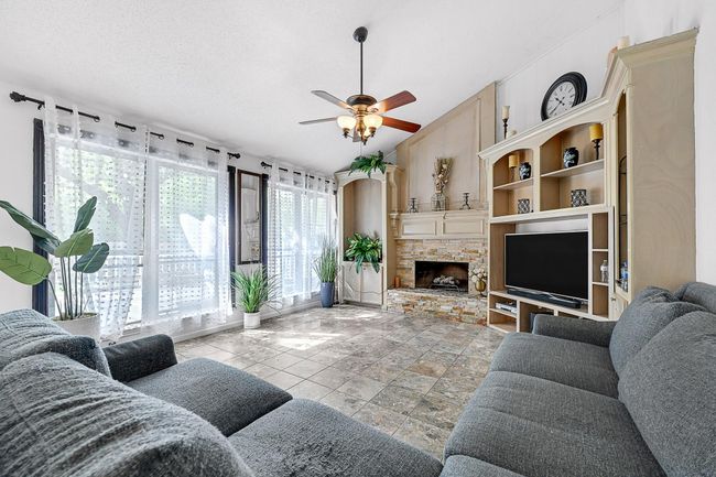 18511 Hiddenbay Way, House other with 3 bedrooms, 3 bathrooms and 2 parking in Spring TX | Image 5