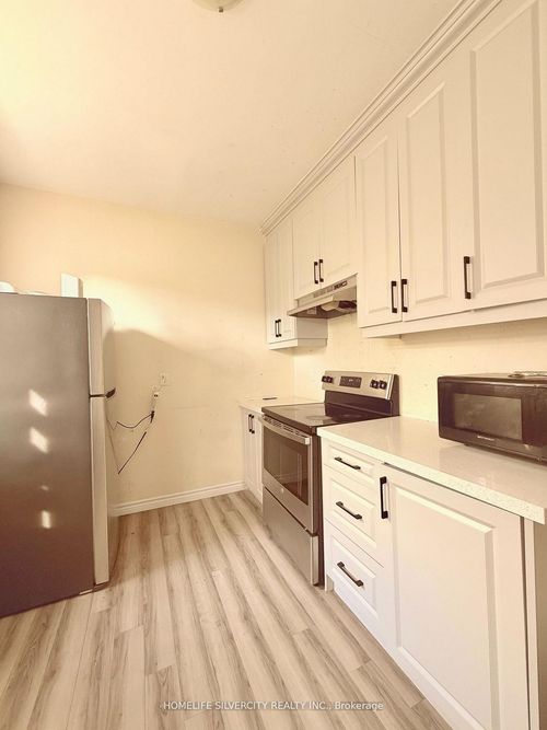 544 Dundas St, London, ON, N6B1W8 | Card Image