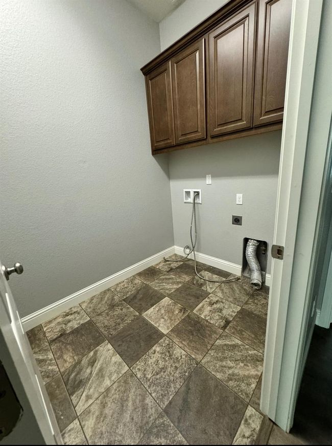 173 Gino Luca Street, House other with 4 bedrooms, 2 bathrooms and null parking in Manteca CA | Image 11