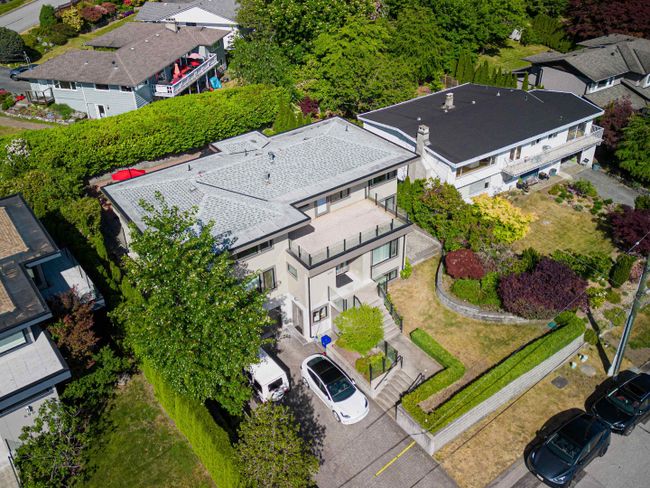 482 Genoa Crescent, House other with 6 bedrooms, 6 bathrooms and 4 parking in North Vancouver BC | Image 1