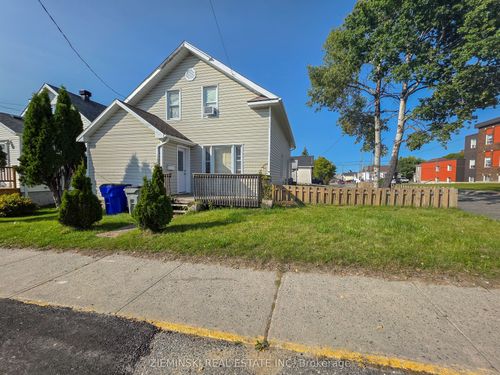 {{alt}} | Card Image