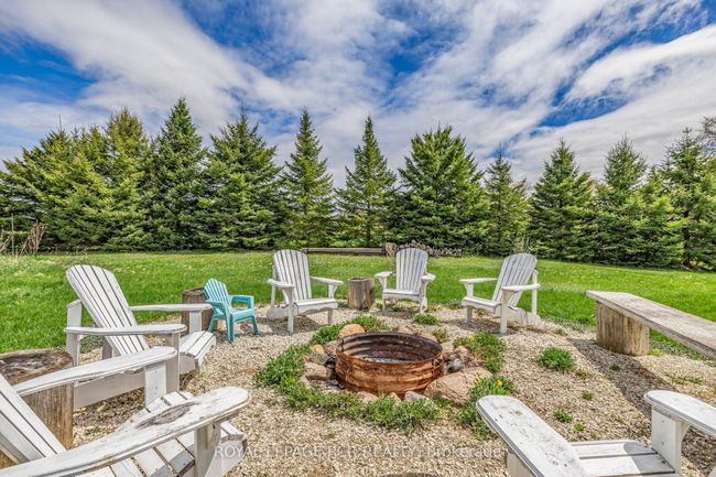 958375 7 Th Line E, House other with 4 bedrooms, 2 bathrooms and 8 parking in Mulmur ON | Image 47