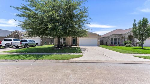 8614 W Highlands Xing, Highlands, TX, 77562-2262 | Card Image