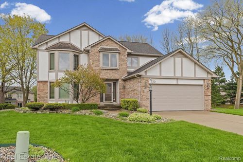 720 Essex Dr, Rochester Hills, MI, 48307-3507 | Card Image