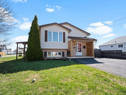 379 Southworth St S, Welland, ON, L3B2A1 | Card Image