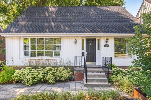 1286 Kipling Ave, Etobicoke, ON, M9B3N5 | Card Image