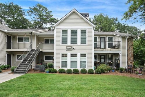 3210 Lake Pointe Cir, Roswell, GA, 30075-6718 | Card Image