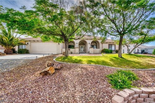 2061 Iroquois Ave, Pahrump, NV, 89048-4878 | Card Image