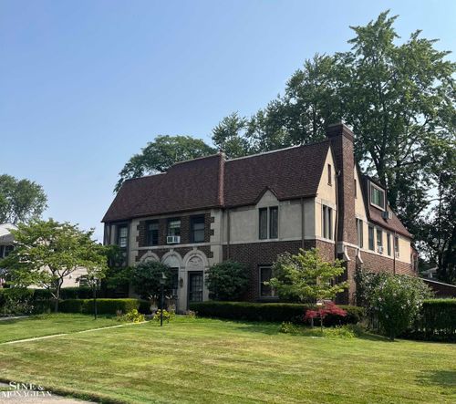 752 Trombley Rd, Grosse Pointe Park, MI, 48230-1894 | Card Image