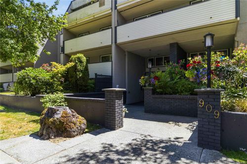 111-909 Pembroke St, Victoria, BC, V8T4Z5 | Card Image