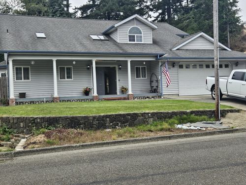 2222 Ash St, North Bend, OR, 97459-2120 | Card Image