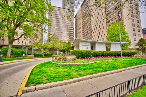 1423d-3950 Lake Shore Dr, Chicago, IL, 60613-3475 | Card Image