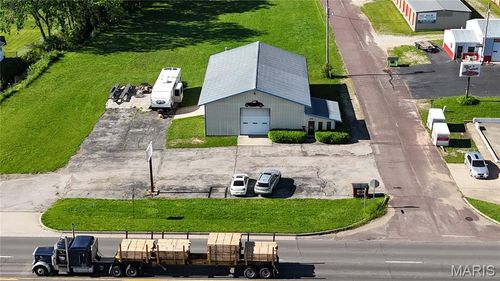 305 W Scenic Rivers Blvd, Salem, MO, 65560-2501 | Card Image