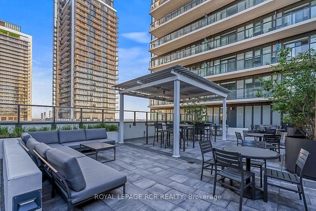 425 - 9000 Jane St, Condo with 1 bedrooms, 2 bathrooms and null parking in Concord ON | Image 30