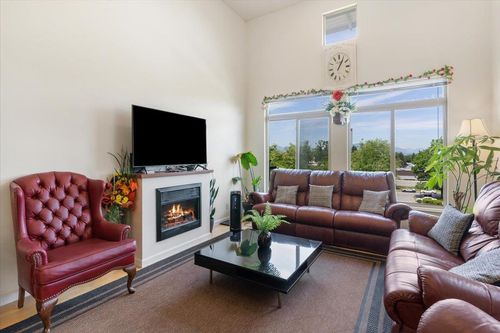 415-10180 153 St, Surrey, BC, V3R0B5 | Card Image