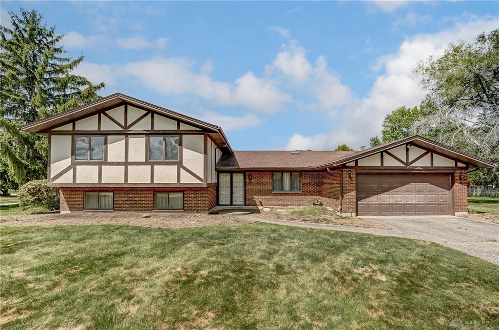 Rockcreek Dr, Dayton, OH 45458